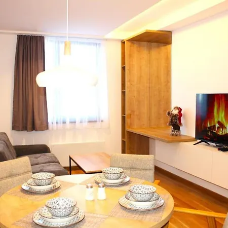 Snowtime Zlatni Javor 407 * יהורינה