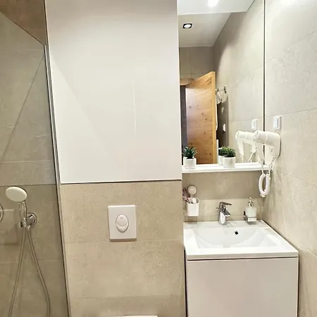 Snowtime Zlatni Javor 407 * יהורינה